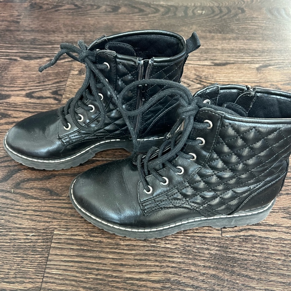 Girls Black boots